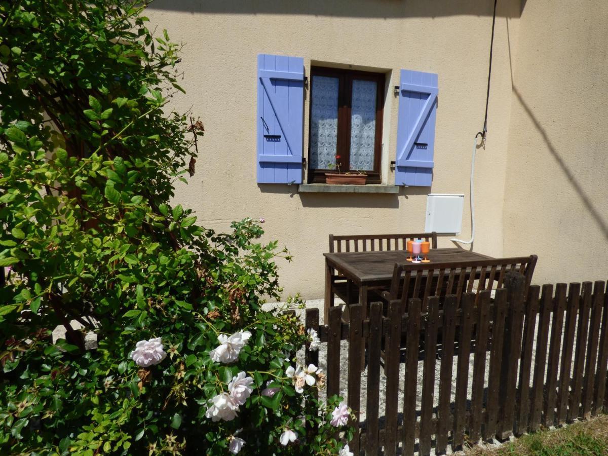 La Croix Gites Pressignac Exterior foto