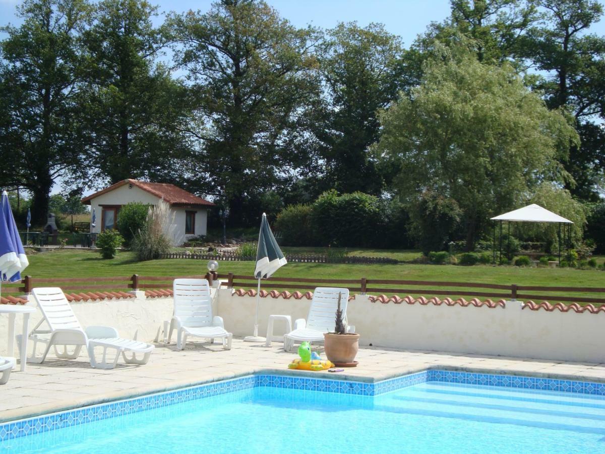 La Croix Gites Pressignac Exterior foto